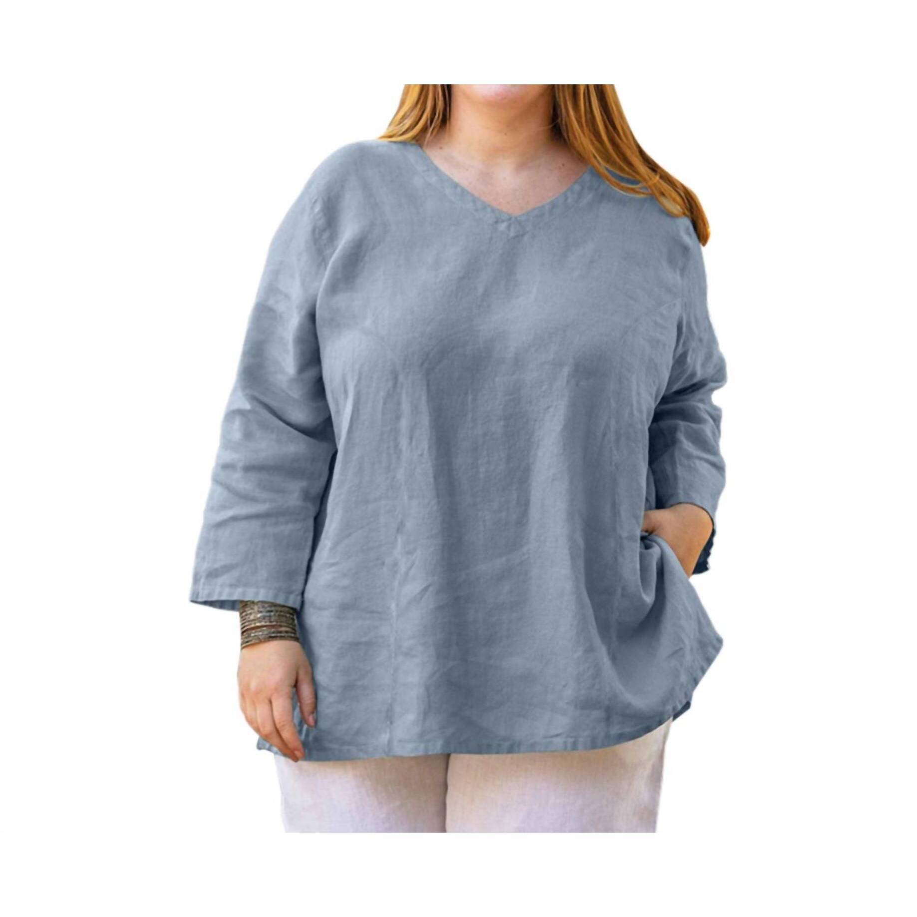 New On The Plus Side Linen 3/4 Sleeve V-Neck Top - Plus In Cerulean Blue